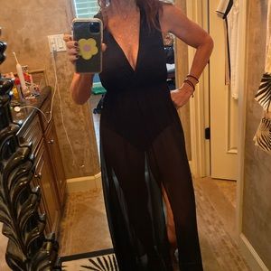 ❤️EUC❤️ Plunging neck see through bottom black maxi dress